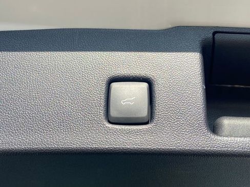 New 2025 Ford Escape SE w/ PHEV Premium Package image 33