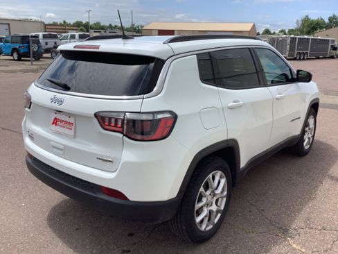 Used 2023 Jeep Compass Latitude AWD/4WD image 5