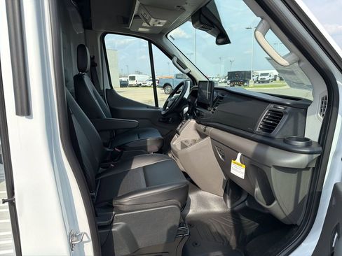 New 2026 Ford Transit 250 148 Medium Roof w/ Electrician Trade Package RWD image 18