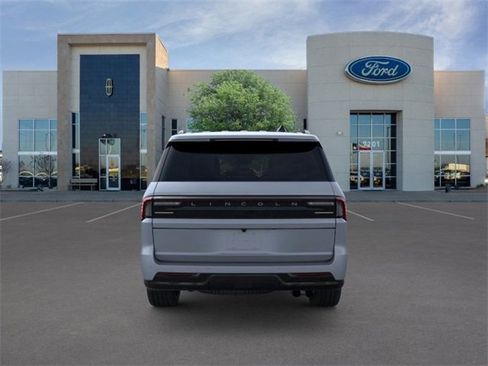 New 2025 Lincoln Navigator Reserve w/ Jet Appearance Package image 5