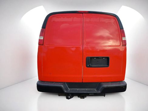 Used 2018 Chevrolet Express 3500 Extended w/ Driver Convenience Package RWD image 6