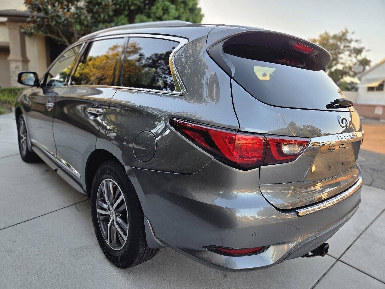 Used 2018 INFINITI QX60 Luxe w/ Premium Plus Package AWD/4WD image 19