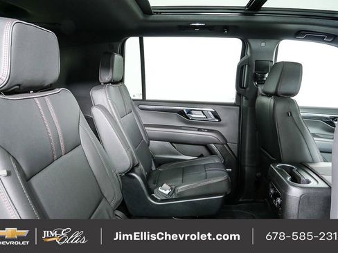 Used 2025 Chevrolet Suburban RST w/ Comfort Package image 24