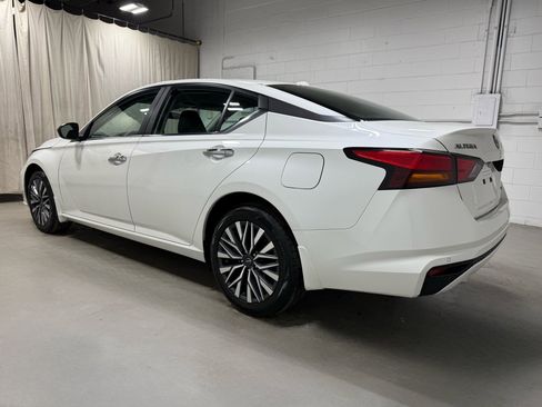 Used 2024 Nissan Altima 2.5 SV image 5