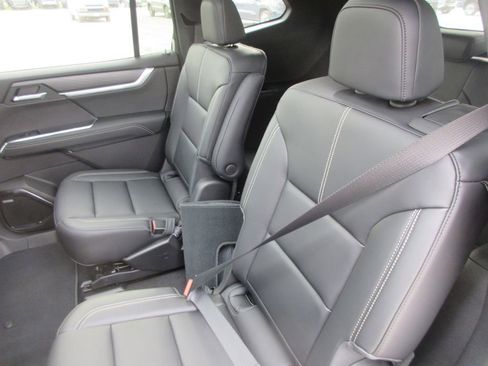 New 2026 GMC Acadia Elevation w/ Black Edition AWD/4WD image 13
