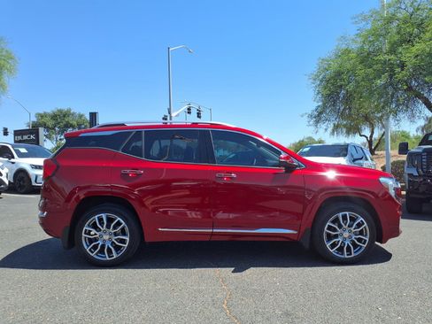 Used 2024 GMC Terrain Denali w/ Denali Premium Package AWD/4WD image 4