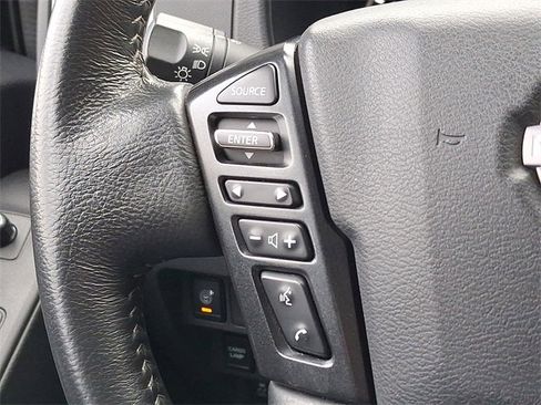 Used 2023 Nissan Frontier SV w/ SV Convenience Package image 9