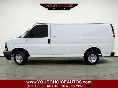 Used 2018 Chevrolet Express 2500 RWD image 2