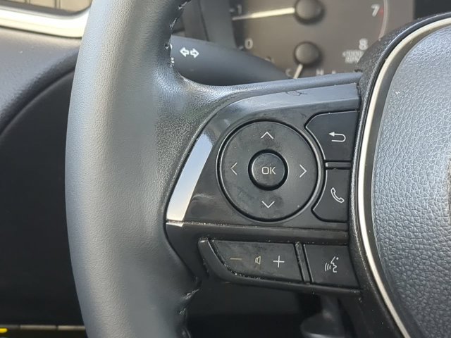 Certified 2025 Toyota Corolla Cross LE FWD image 27