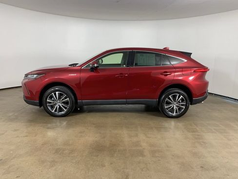 Used 2021 Toyota Venza LE AWD/4WD image 16