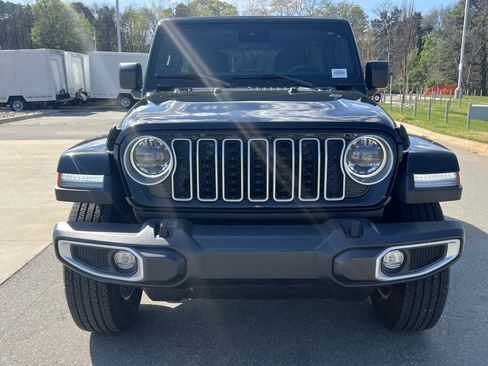 Used 2024 Jeep Wrangler Sahara image 4