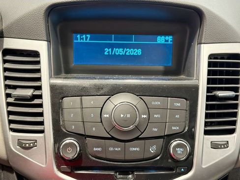 Used 2013 Chevrolet Cruze LS FWD image 13