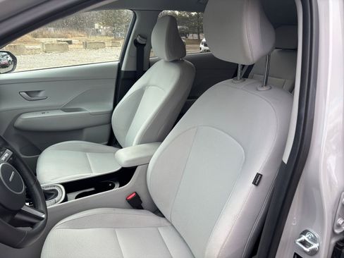 Used 2025 Hyundai Kona SEL image 38