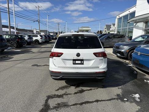 Certified 2022 Volkswagen Tiguan SE AWD/4WD image 5