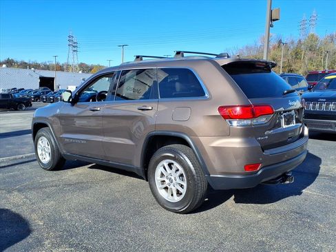 Certified 2020 Jeep Grand Cherokee Laredo image 3