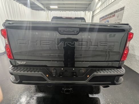 Used 2023 Chevrolet Silverado 2500 Custom w/ Custom Convenience Package image 10