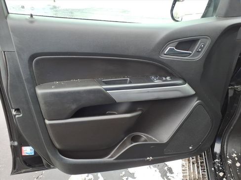 Used 2021 Chevrolet Colorado LT w/ Fleet Safety Package image 28