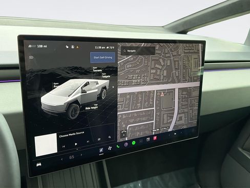 Used 2024 Tesla Cybertruck AWD Crew Cab image 10