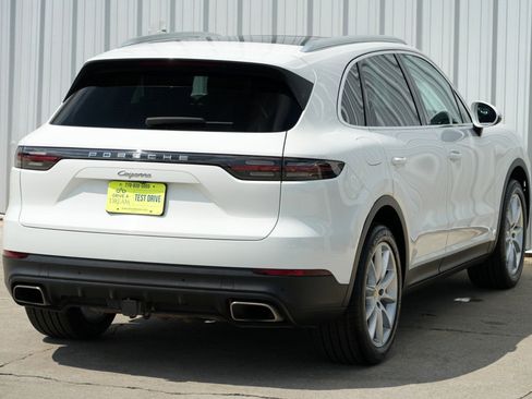 Used 2022 Porsche Cayenne image 56