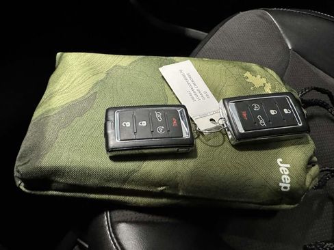 Used 2023 Jeep Grand Cherokee Altitude AWD/4WD image 35