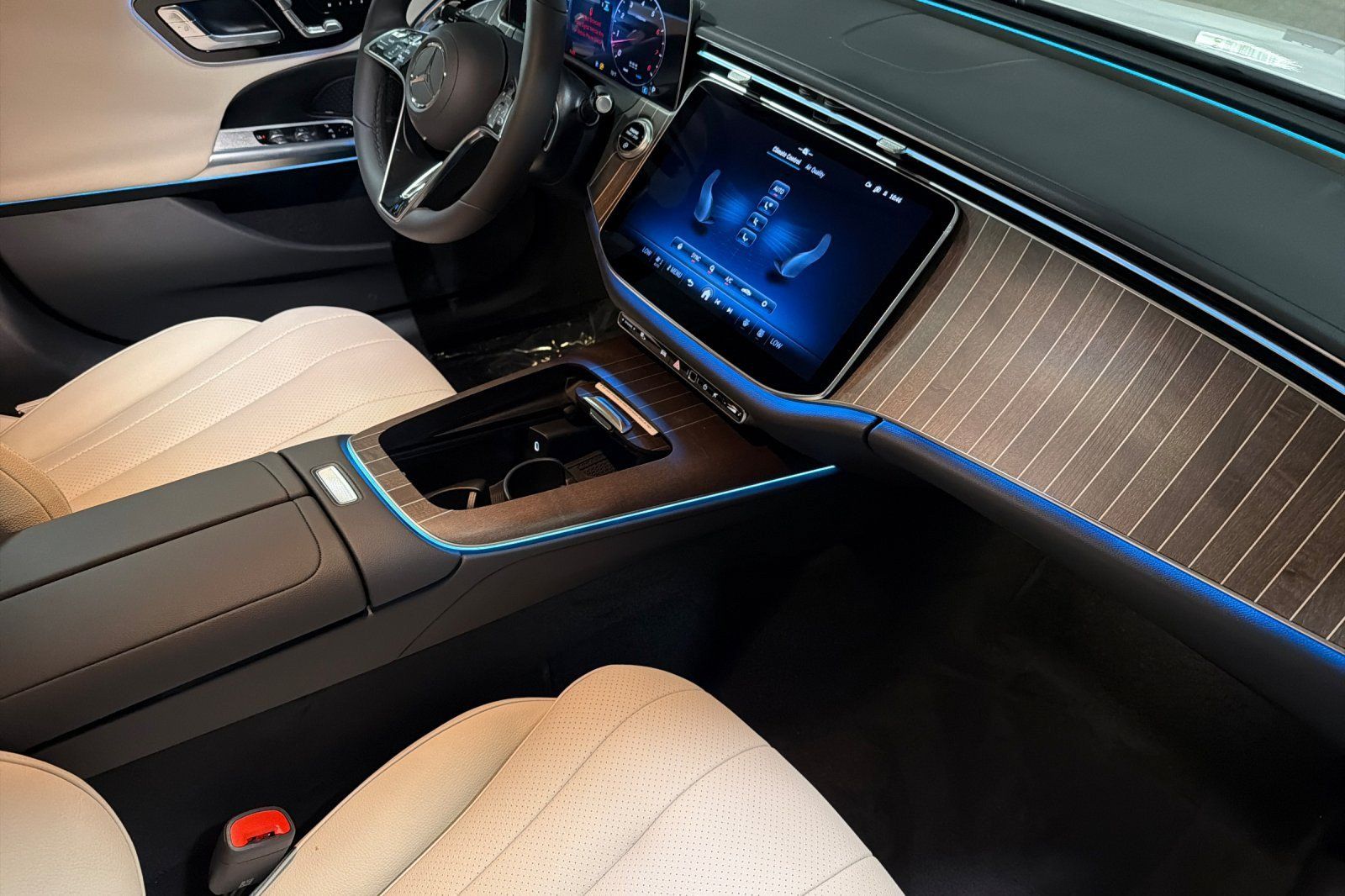 New 2027 Mercedes-Benz E 450 4MATIC Sedan image 14