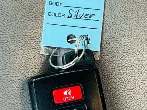 Used 2018 Toyota Highlander XLE image 29