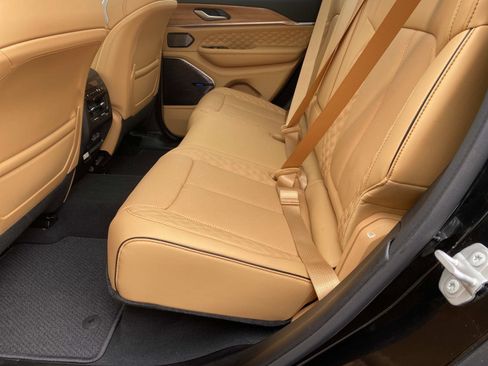 Certified 2025 Jeep Grand Cherokee Summit image 20