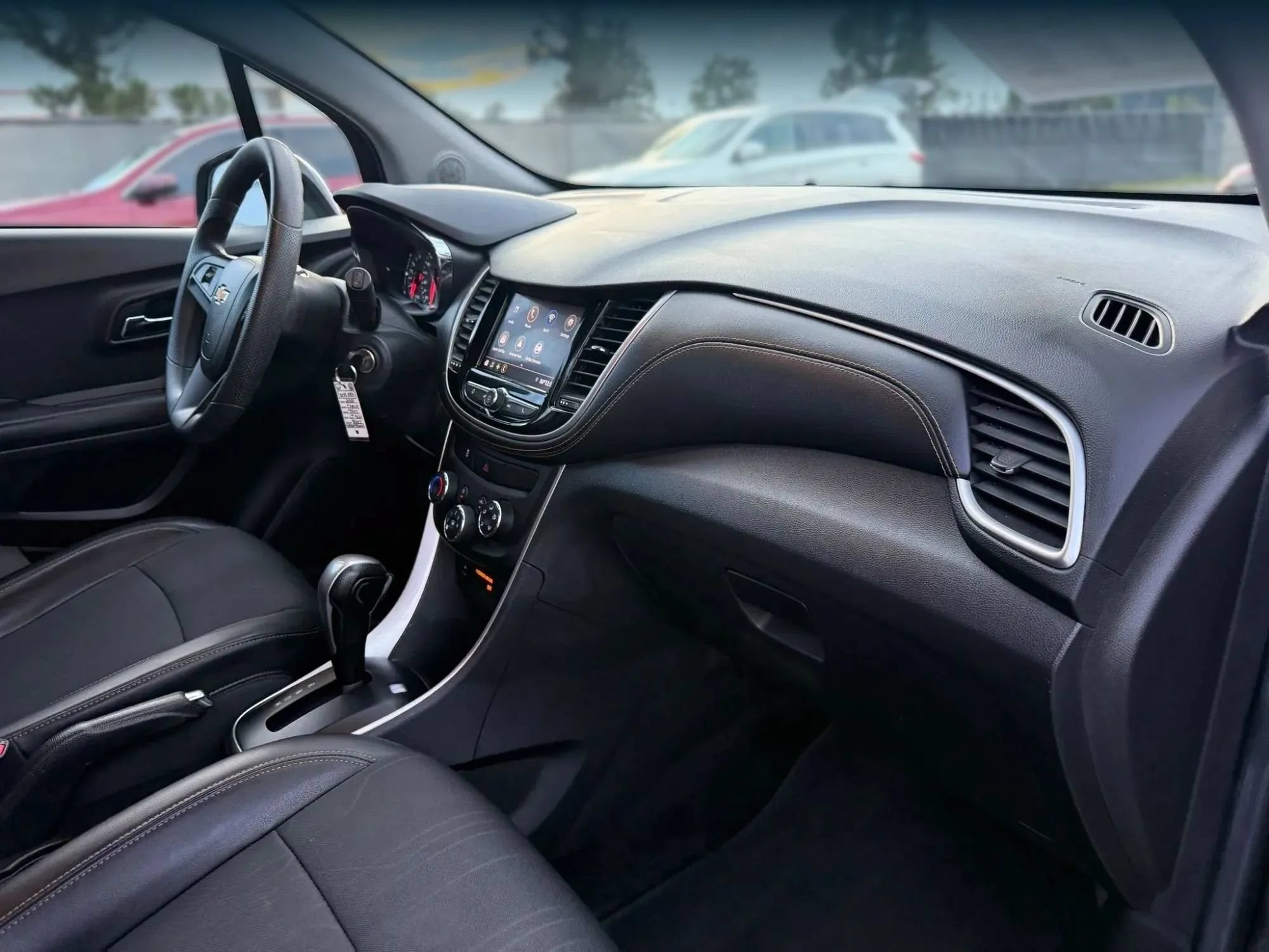 Used 2021 Chevrolet Trax LT FWD image 19