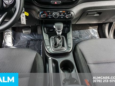 Used 2025 Kia Soul LX w/ LX Technology Package FWD image 39