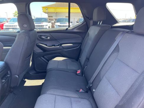 Used 2023 Chevrolet Traverse LT FWD image 25