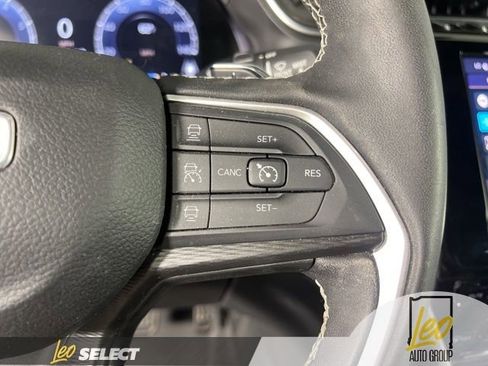 Used 2024 Jeep Grand Cherokee Altitude AWD/4WD image 19