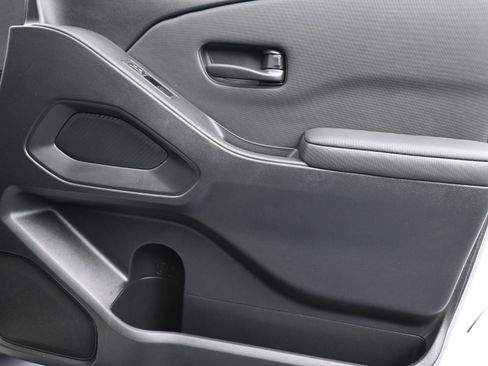 Used 2024 Nissan Frontier S w/ Technology Package image 13