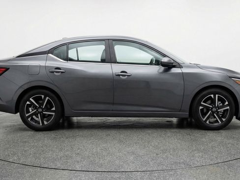 Used 2025 Nissan Sentra SV image 11