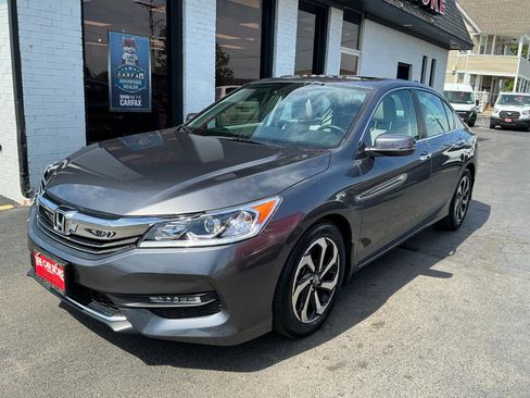 Used 2017 Honda Accord EX-L image 2