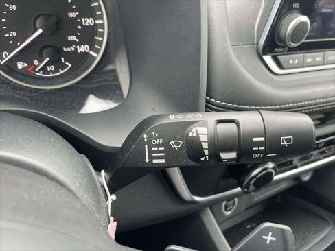 Used 2023 Nissan Rogue S image 22