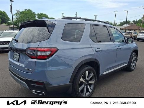 Used 2023 Honda Pilot Touring image 5
