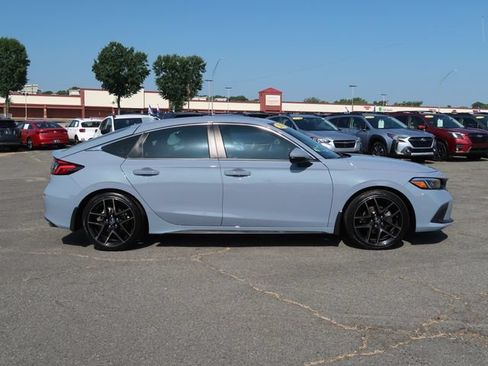 Used 2023 Honda Civic Sport Touring image 9
