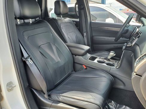 Used 2022 Jeep Grand Cherokee Limited w/ Tech Group RWD image 17