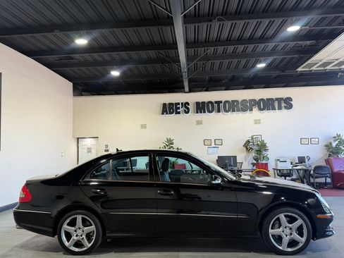 Used 2008 Mercedes-Benz E 550 Sedan image 4