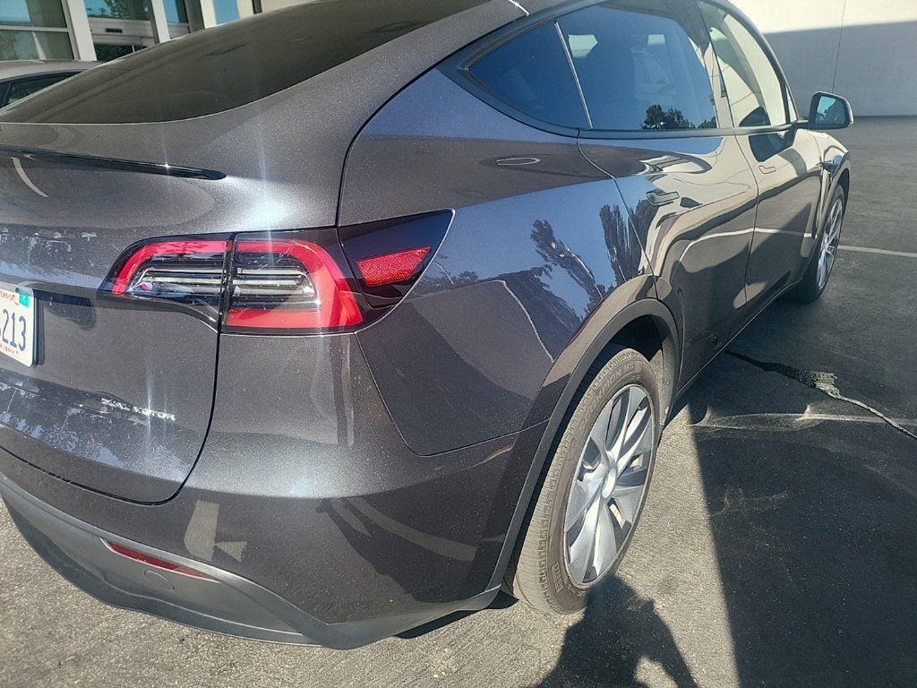 Used 2023 Tesla Model Y Long Range AWD/4WD image 5