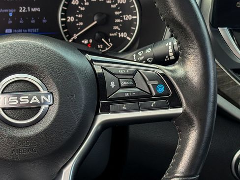 Used 2024 Nissan Altima 2.5 SL FWD image 19