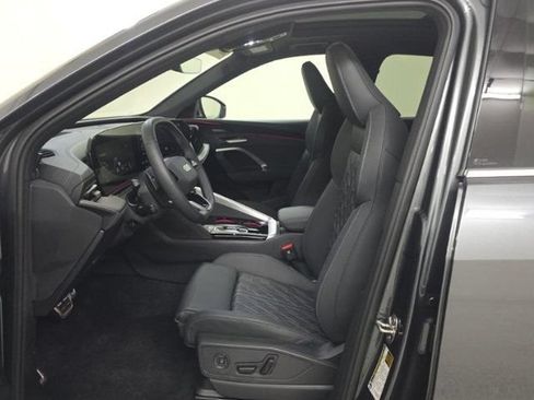 Used 2025 Audi SQ5 Premium Plus w/ Premium Plus Package AWD/4WD image 3