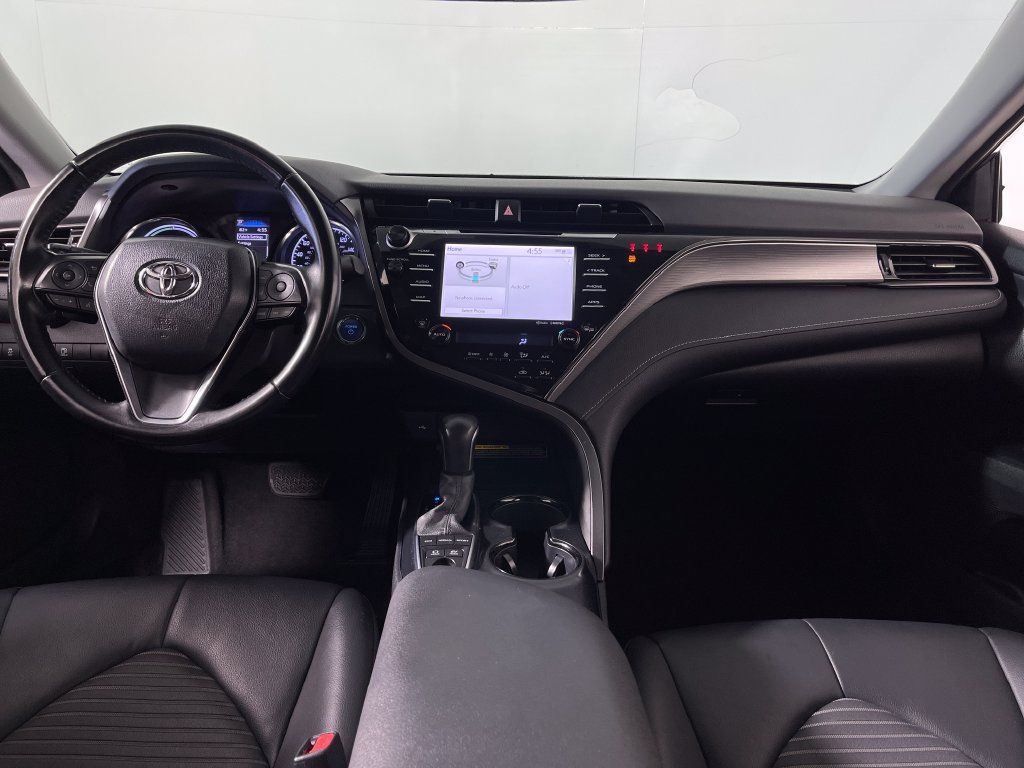 Certified 2020 Toyota Camry SE w/ Sunroof Package FWD image 14