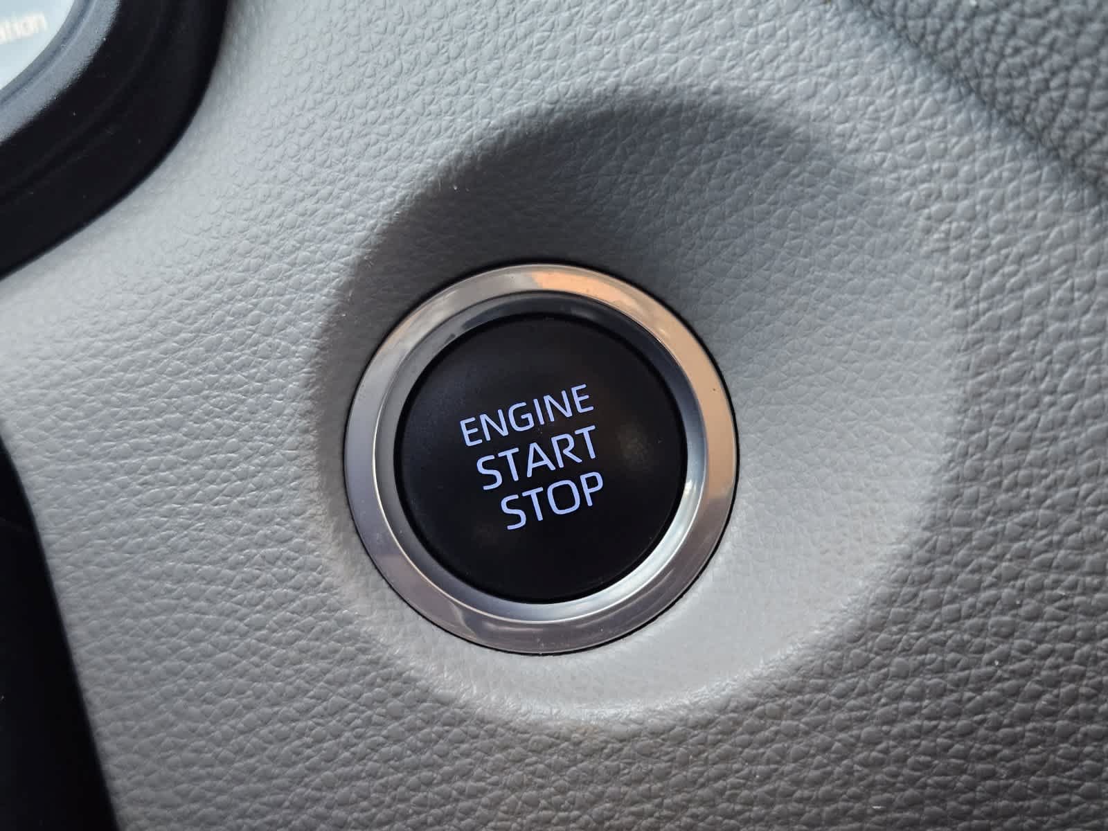 Used 2022 Toyota Corolla Cross LE FWD image 19