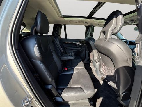 Used 2018 Volvo XC90 T6 Momentum w/ Convenience Package AWD/4WD image 44