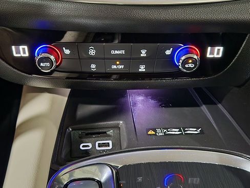 Used 2024 Buick Enclave Essence w/ Sport Touring Edition image 40