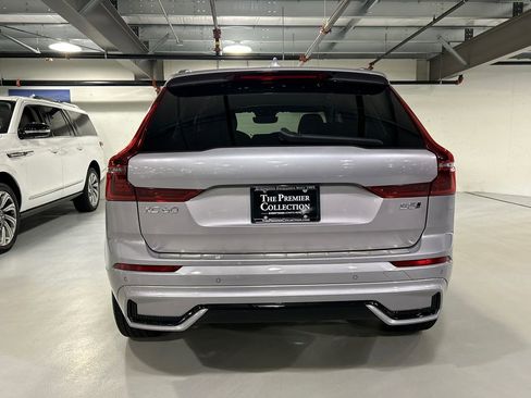 Used 2026 Volvo XC60 B5 Core w/ Protection Package Premier AWD/4WD image 3