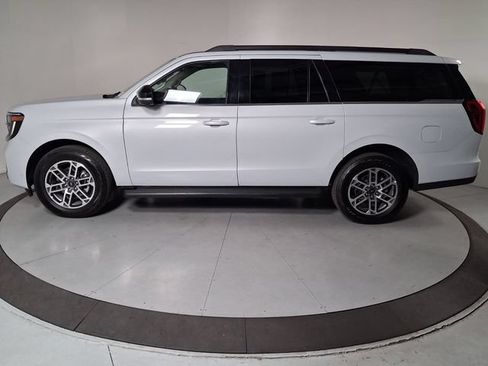 Used 2025 Ford Expedition Max Active AWD/4WD image 7