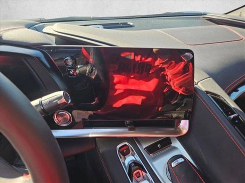 Used 2025 Chevrolet Corvette Stingray Coupe w/ 1LT image 17