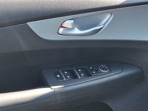 Certified 2023 Kia Forte LXS w/ LXS Technology Package FWD image 15